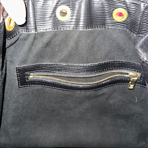 Huge price drop ⬇️ Louis Vuitton Noe Black & Red Bucket Bag - Picture 12 of 16